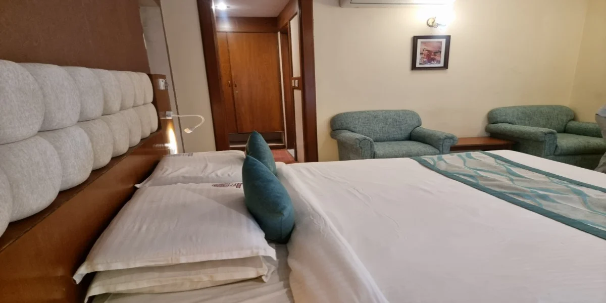 comfortable-hotel-room-during-a-mysore-3-day-itinerary-stay